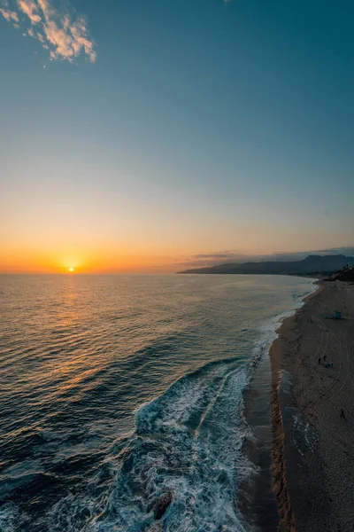 Coucher de soleil depuis Point Dume State Beach, à Malibu, Californie — Photo