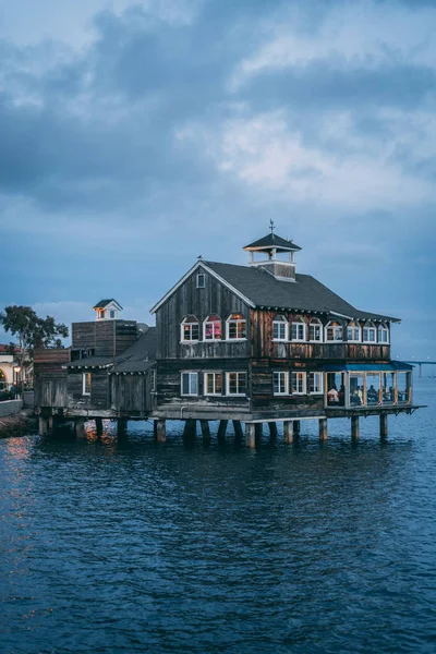 De San Diego Pier Cafe, in Seaport Village, in San Diego, Calif — Stockfoto