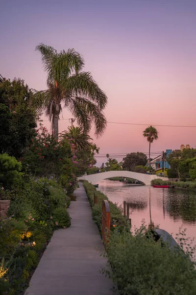 Canal at sunset, in Venice Beach, Los Angeles, California — Stock Photo, Image