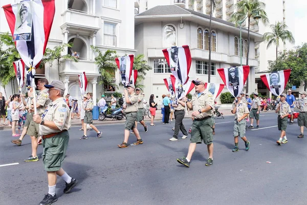 Honolulu, Hawaii, Amerika Birleşik Devletleri - 30 Mayıs 2016: Waikiki anma günü geçit töreni - Bsa asker 135