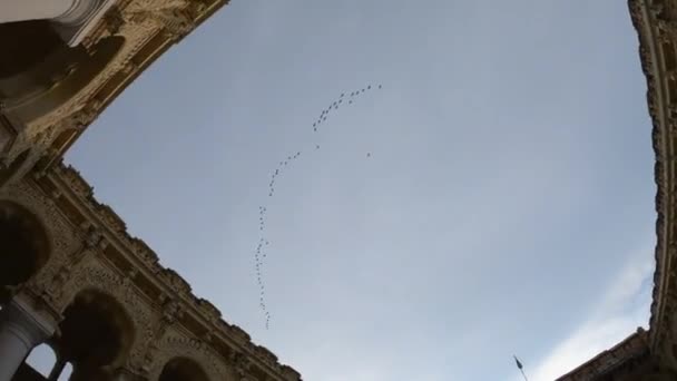 Gopro Héroe Negro Sin Editar Filmación Cinematográfica Dentro Hermoso Templo — Vídeo de stock