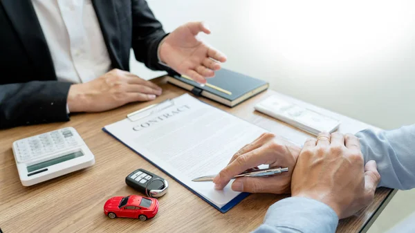 Agent broker man holding document showing an transportation cont — ストック写真