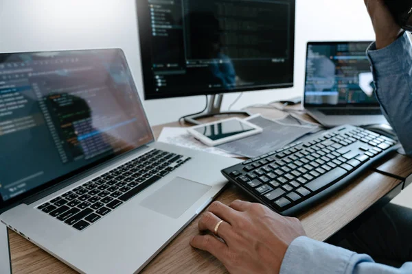 Programmer working On Computer In IT Office Typing Data Coding i — Stock Photo, Image