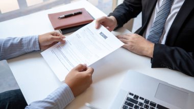 Interview the job and hiring, men candidate at job interview exp