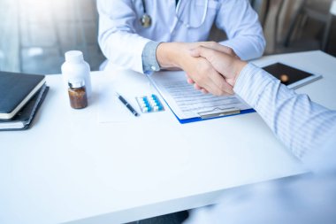 Tıp Sağlık ve güven kavramı, doktor el sallayarak