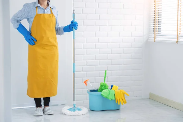 Woman Housekeeper Mop Bucket Cleaning Agents Cleaning Floor Home Floor — Stock Photo, Image