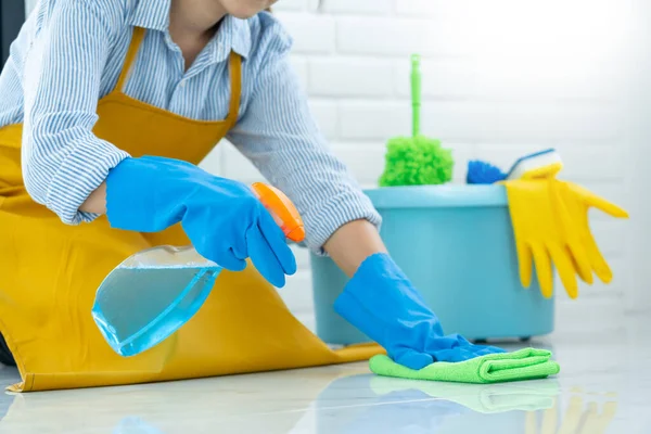 Housekeeper Maid Wearing Rubber Gloves Cloth Cleaning Applying Floor Care — Stock Photo, Image