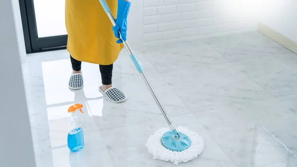 Woman Housekeeper Mop Bucket Cleaning Agents Cleaning Floor Home Floor — Stock Photo, Image