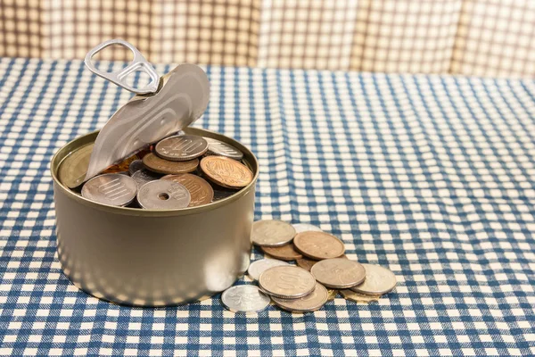 Open the saving can — Stock Photo, Image