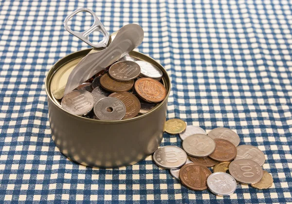 Open the saving can — Stock Photo, Image