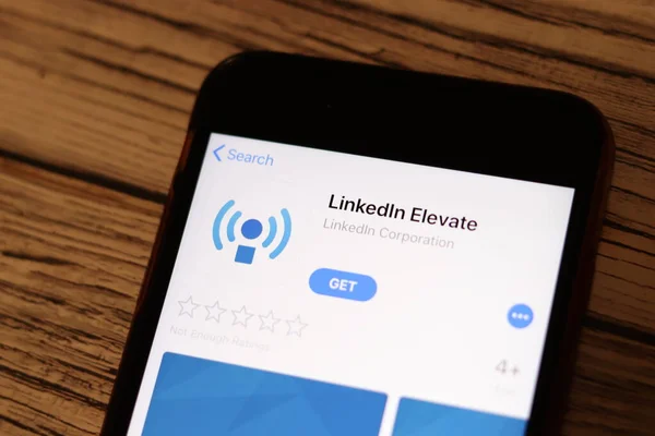 Los Angeles, California, USA - 26 November 2019: LinkedIn Elevate App Store page close up on desk top view, Illustrative Editorial — Stock Photo, Image