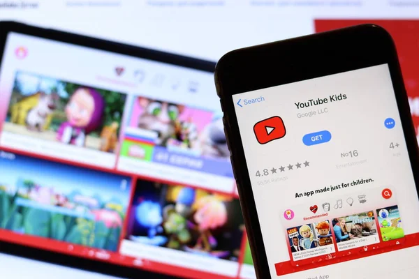 Los Angeles, California, Usa - 26 Kasım 2019: Bulanık arkaplanda logosu olan Youtube Kids simgesi