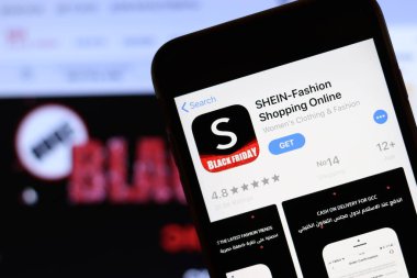 Los Angeles, California, Usa - 28 Kasım 2019: Cep telefonu ekranında Shein uygulaması simgesi ve bulanık arkaplan üzerinde logo, Illustrative Editorial