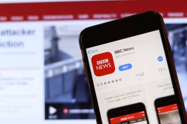 Ekranda Bbc News uygulama simgesiyle telefon bilgisayarda bulanık web sitesini kapatın. Los Angeles, California, Usa - 30 Kasım 2019, Illustrative Editorial