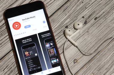 Los Angeles, California, Usa - 3 Aralık 2019: Youtube Müzik Uygulaması Simgesi telefon ekranında kulaklıklı, İllüstrasyon Editörü