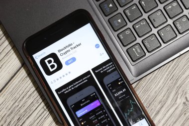 Los Angeles, California, Usa - 3 Aralık 2019: Blockfolio Crypto Tracker Logo telefon ekranında düz dizüstü bilgisayarlı, Illustrative Editorial