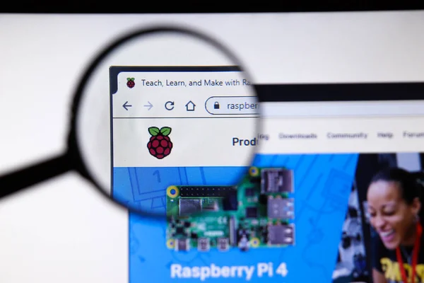 Los Ángeles, California, Estados Unidos - 19 de diciembre de 2019: Página web de Raspberry Pi. Logotipo de Raspberrypi.org en pantalla de primer plano, Editorial Ilustrativo — Foto de Stock
