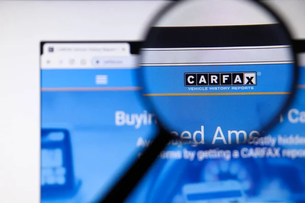 Los Ángeles, California, EE.UU. - 19 de diciembre de 2019: página web de Carfax. Logotipo de Carfax.com en el primer plano de la pantalla, editorial ilustrativa —  Fotos de Stock