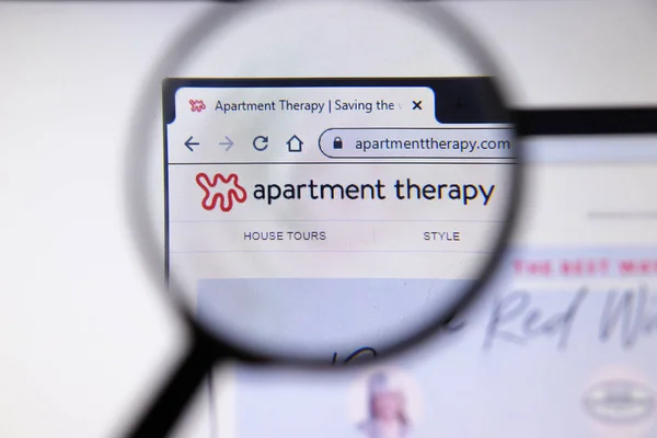 Los Angeles, California, Usa - 19 Aralık 2019: Apartman Terapisi web sitesi. Apartman terapisi logosu ekranda yakın plan, İllüstrasyon Editörü — Stok fotoğraf