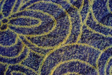 Sarı desenli mavi dokuma. Kopyalama alanı olan arkaplan