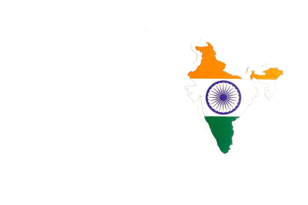 Indická národní vlajka. Obrys země na bílém pozadí s kopírovacím prostorem. Ilustrace politiky — Stock fotografie