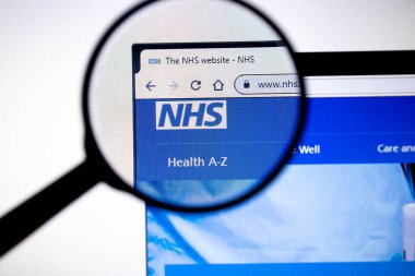 Los Angeles, California, Usa - 25 Ocak 2020: Nhs web sitesi. nhs.uk logosu ekranda, İllüstrasyon Editörü
