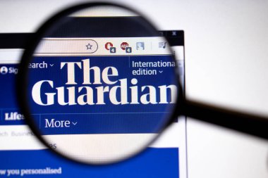 Los Angeles, California, Usa - 25 Ocak 2020: The Guardian 'ın internet sayfası, makale illüstrasyon için dizüstü ekranda.