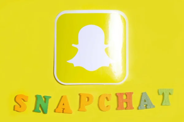 Los Angeles, California, USA - 25 January 2020: Yellow logo of Snapchat, Illustrative Editorial — Stock Photo, Image