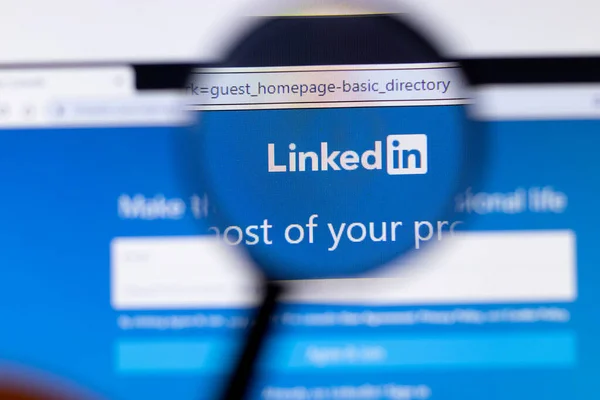 New York City, USA - 5 February 2020: Linkedin website page close up, Illustrative Editorial — Stok fotoğraf