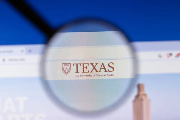Los Angeles, California, USA - 3 March 2020: University of Texas at Austin website homepage logo visible on display screen, Illustrative Editorial — Stock fotografie