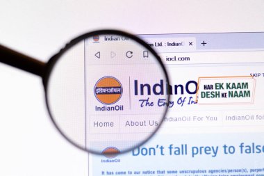 Los Angeles, California, Usa - 15 Mart 2020: Hindistan Petrol ikonu web sitesi sayfasında. Ekranda görünen Iocl.com logosu, İllüstrasyon Editörü.