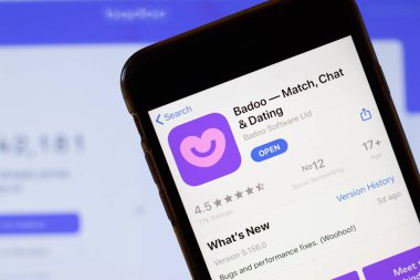 Los Angeles, California, ABD - 24 Mart 2020: Telefon ekranında Badoo uygulaması logosu ile arka planda ikon, İllüstrasyon Editörü.