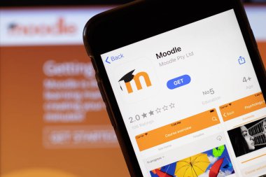 Los Angeles, California, ABD - 24 Mart 2020: Telefon ekranında Moodle uygulaması logosu ile arka planda ikon, İllüstrasyon Editörü.