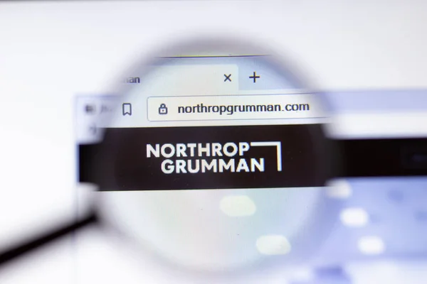 圣彼得堡 2020年3月29日 Northrop Grumman商业公司标志在屏幕上可见 Corporation Website Page Close Illustrative Editorial — 图库照片