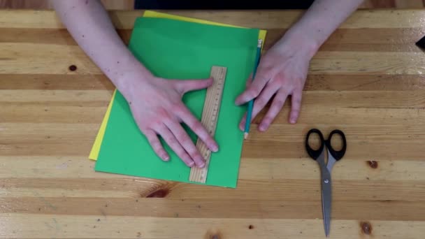 Schnellere Papierarbeit Mit Draufsicht Papier Linien Auf Farbigem Papier Zeichnen — Stockvideo