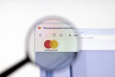 Los Angeles, Kaliforniya, ABD - 16 Nisan 2020: Mastercard web sitesi logosu ana sayfada. Mastercard.com sitesi, İllüstrasyon Editörü.