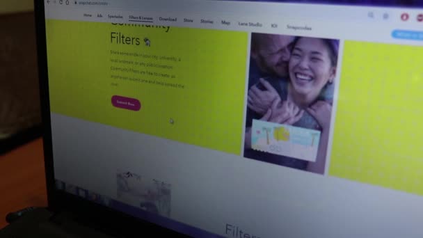 Los Angeles Califórnia Eua Abril 2020 Snapchat Site Rolando Navegador — Vídeo de Stock