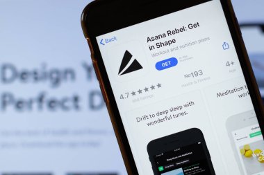 New York, ABD - 15 Mayıs 2020: Asana Rebel mobil uygulama logosu telefon ekranında, yakın plan ikonu, Illustrative Editorial.