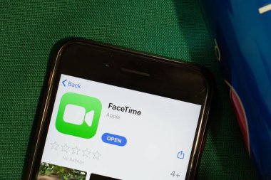 New York, ABD - 15 Mayıs 2020: FaceTime mobil uygulama logosu telefon ekranında, yakın plan ikonu, İllüstrasyon Editörü.