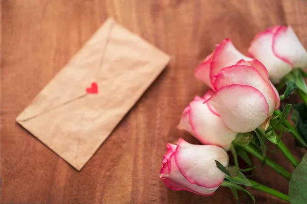 Yumuşak Pembe Gül Buketi Romantik Arkaplan