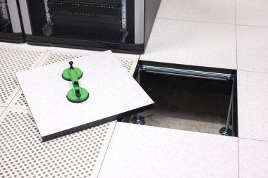 Datacenter zemini ile veri merkezlerinde vakum emme Cups kaldırdı