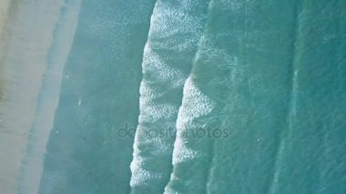 Tayland insanlar ile güzel bir plaj Üstten Görünüm