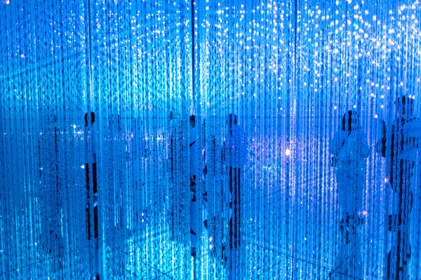 Soyut görüşlü insanlar gelecekteki dünyayı aydınlattılar.