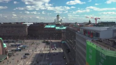 Helsinki merkez, istasyon meydanı. Tren İstasyonu