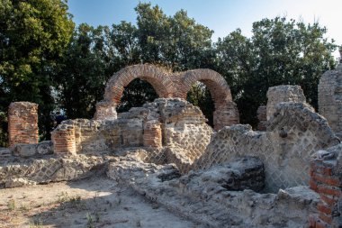 Bacoli, İtalya, 14 Ağustos 2019. Antik Cuma kentindeki Apollo tapınağı. Antik Yunan şehri günümüze kadar ayakta kaldı..