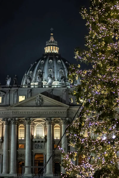 Rome Italië December 2019 Piazza San Pietro Wordt Kerststal Gereproduceerd — Stockfoto