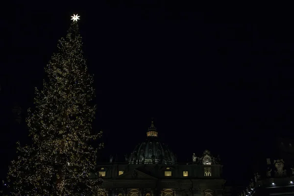 Roma Italia Diciembre 2019 Piazza San Pietro Reproduce Belén Con — Foto de Stock