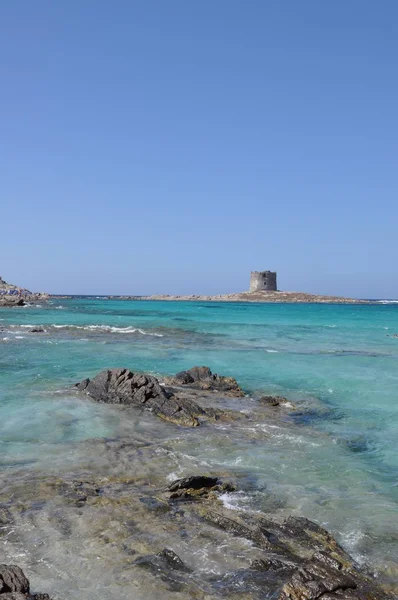 La Pelosa beach op een bewolkte dag Sardinië — Stockfoto