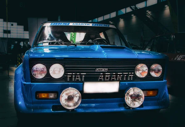 Fiat 131 abarta el color de los rally blu —  Fotos de Stock