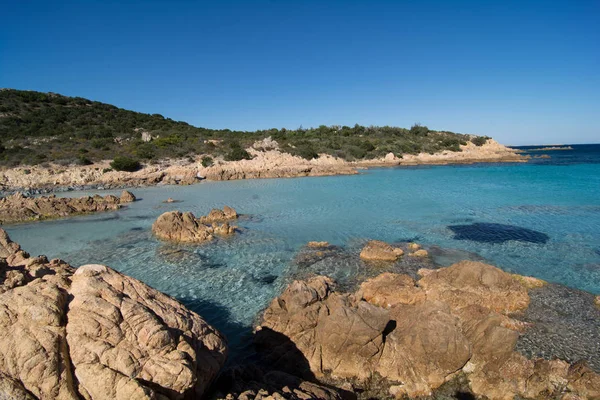 Italië Sardinië landschap Prins baai op de zomer — Stockfoto